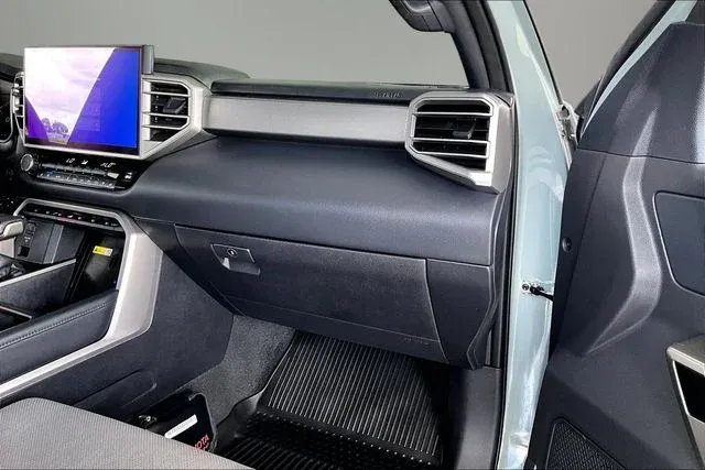 2025 Toyota Tundra Limited thumbnail 21