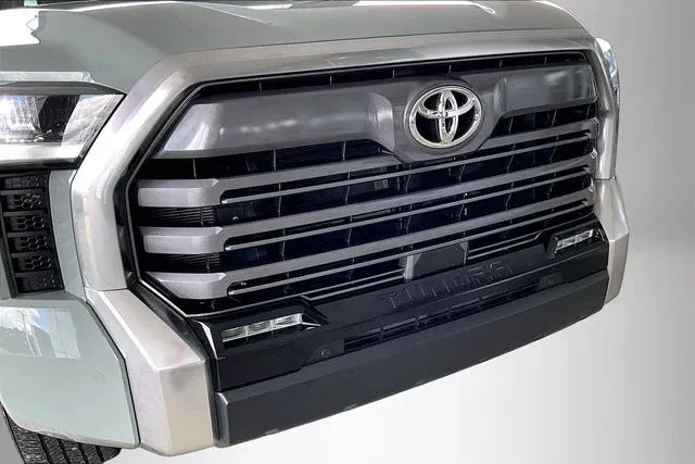 2025 Toyota Tundra Limited thumbnail 27