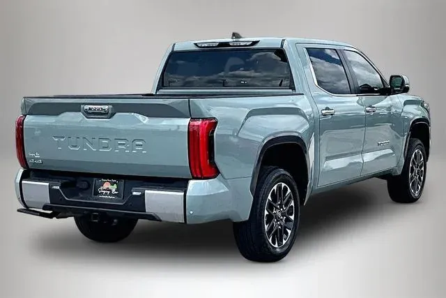 2025 Toyota Tundra Limited thumbnail 5