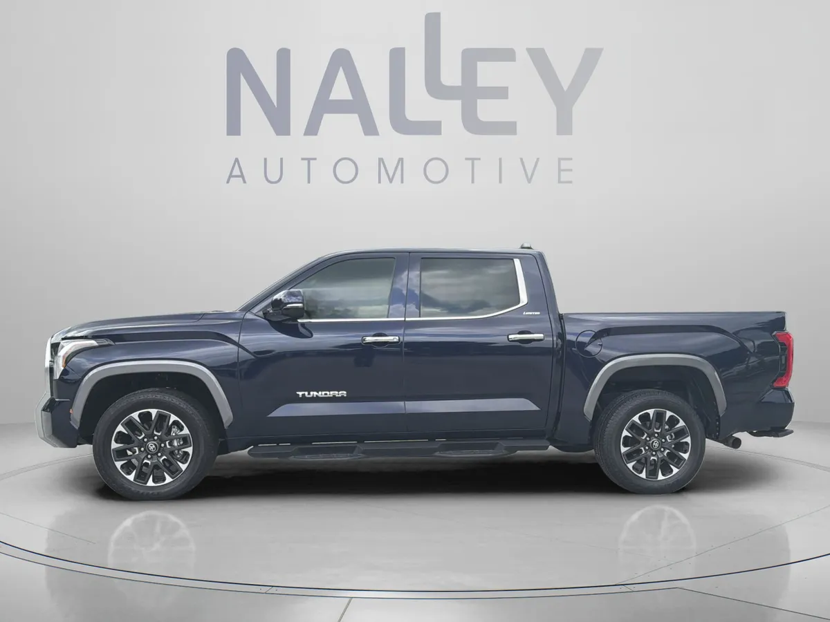 2025 Toyota Tundra Limited thumbnail 2