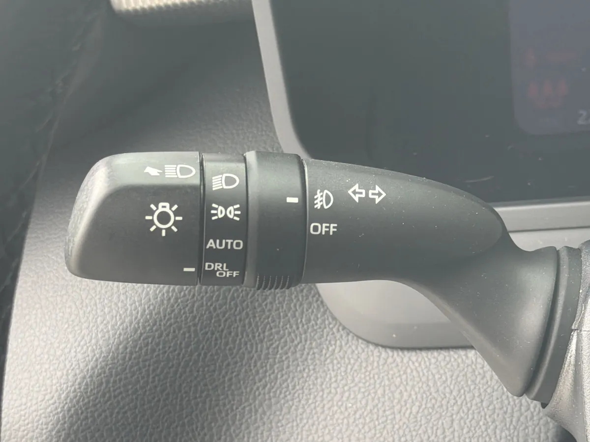 2025 Toyota Tundra Limited thumbnail 21