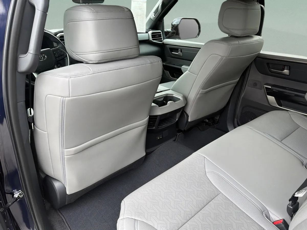 2025 Toyota Tundra Limited thumbnail 29