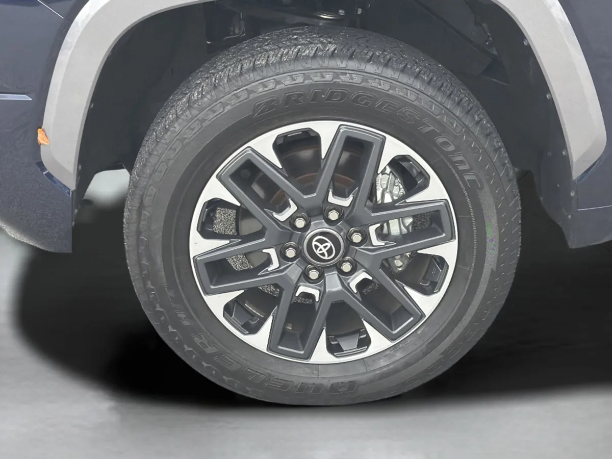 2025 Toyota Tundra Limited thumbnail 34