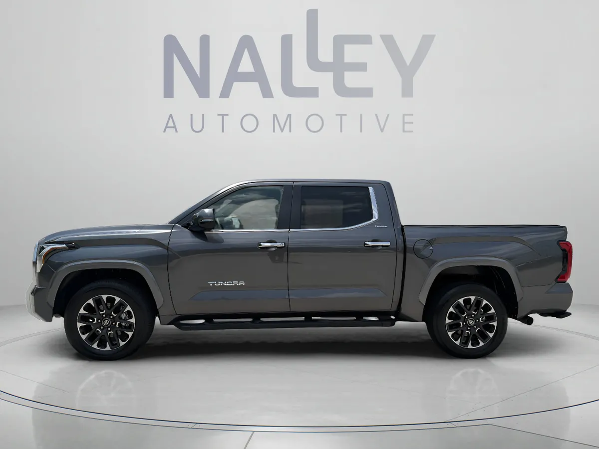 2025 Toyota Tundra Limited thumbnail 2