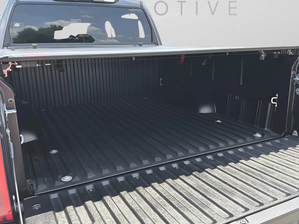2025 Toyota Tundra Limited thumbnail 32