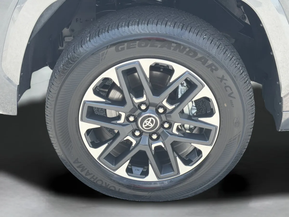 2025 Toyota Tundra Limited thumbnail 35