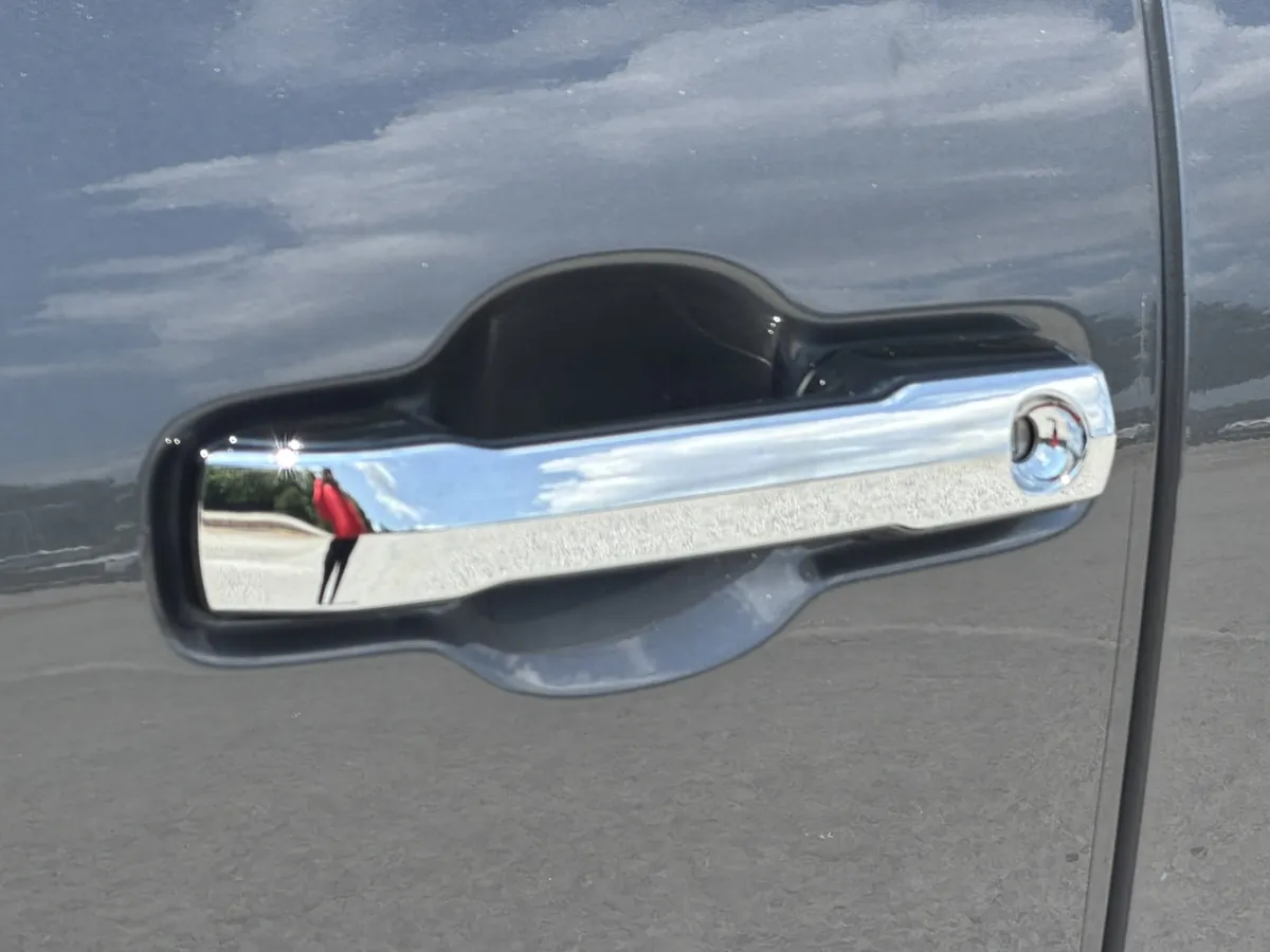 2025 Toyota Tundra Limited thumbnail 38