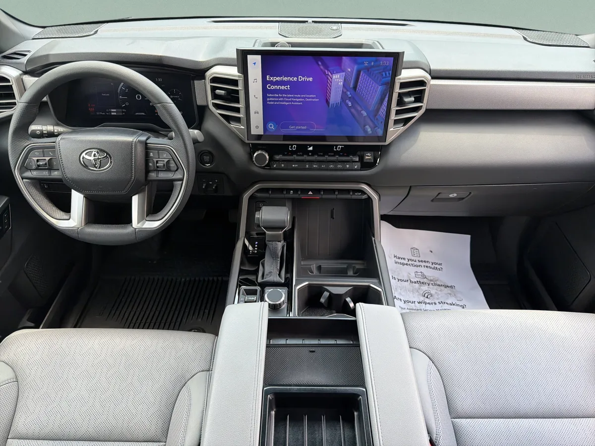2025 Toyota Tundra Limited thumbnail 9