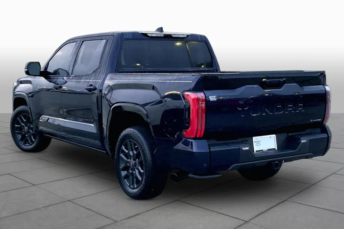 2025 Toyota Tundra Platinum Hybrid thumbnail 12