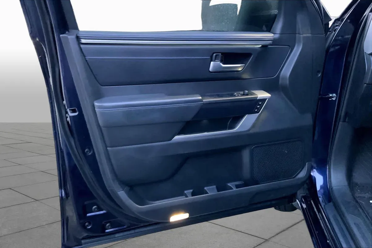 2025 Toyota Tundra Platinum Hybrid thumbnail 21