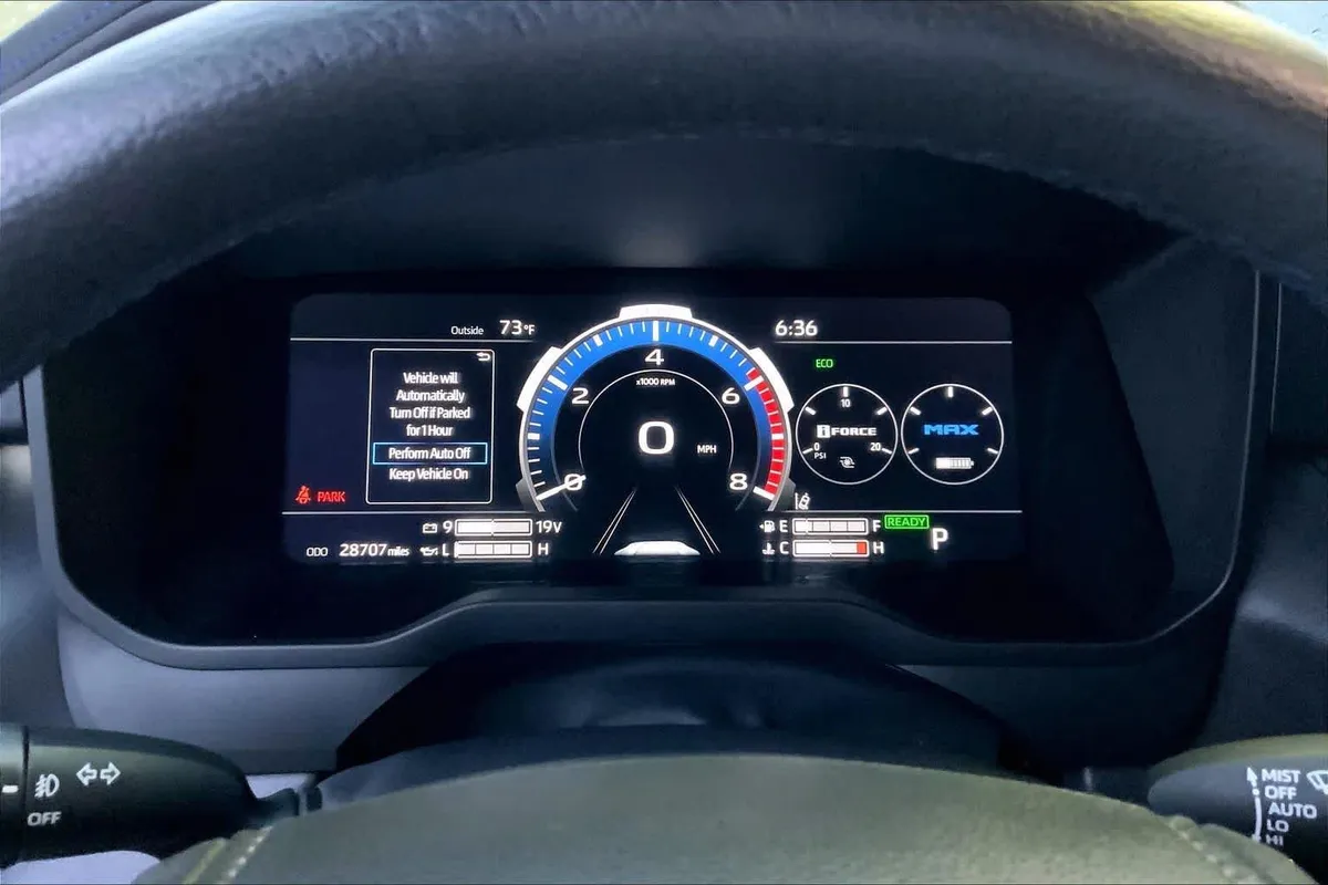 2025 Toyota Tundra Platinum Hybrid thumbnail 25