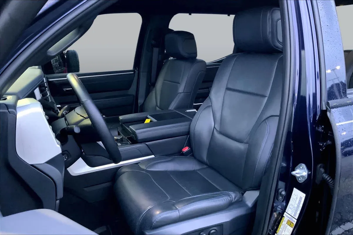 2025 Toyota Tundra Platinum Hybrid thumbnail 8