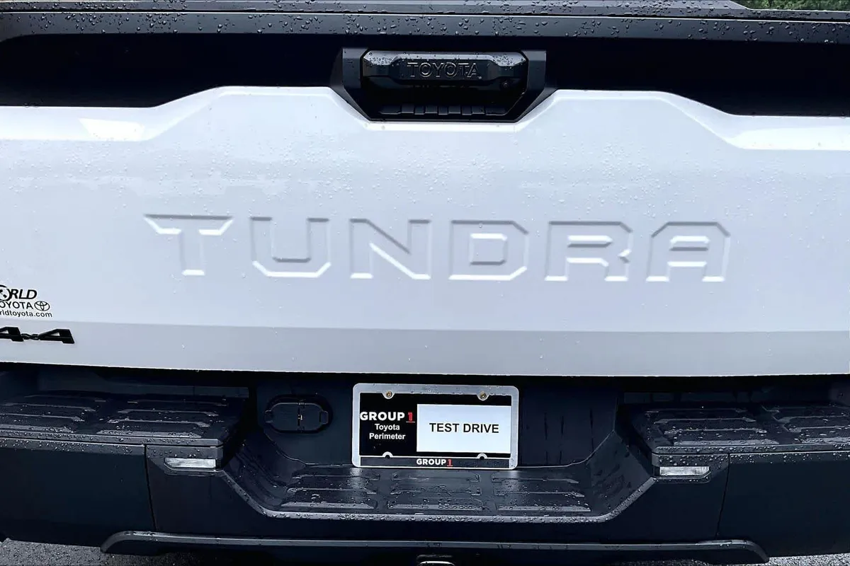 2025 Toyota Tundra SR thumbnail 10