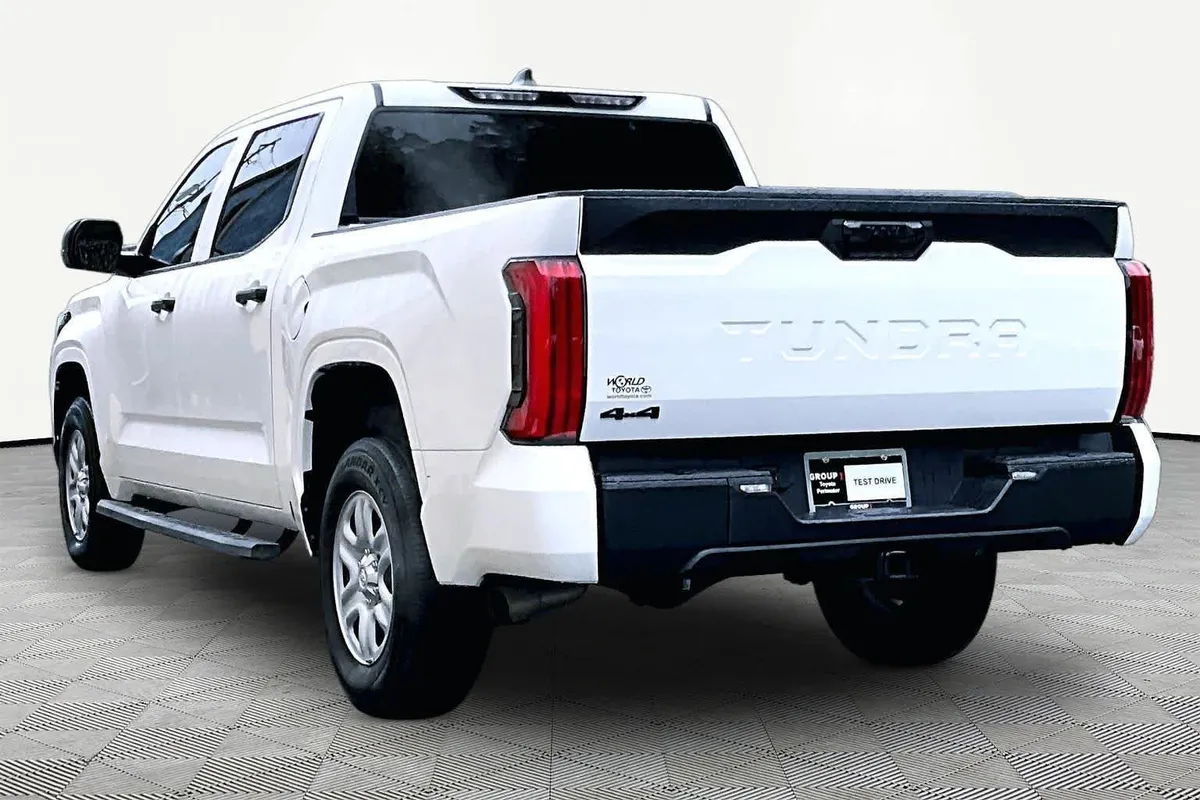 2025 Toyota Tundra SR thumbnail 12