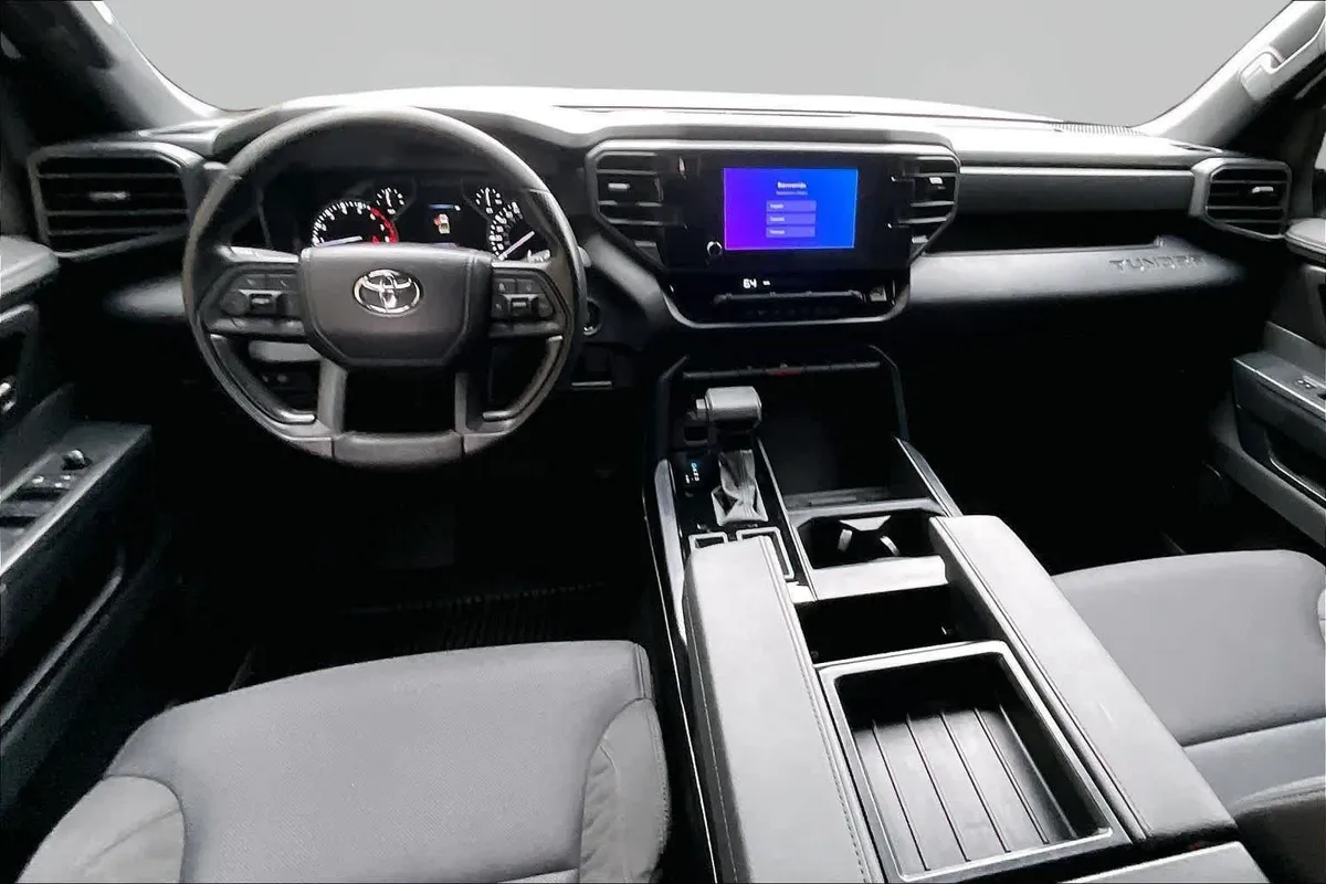 2025 Toyota Tundra SR thumbnail 16