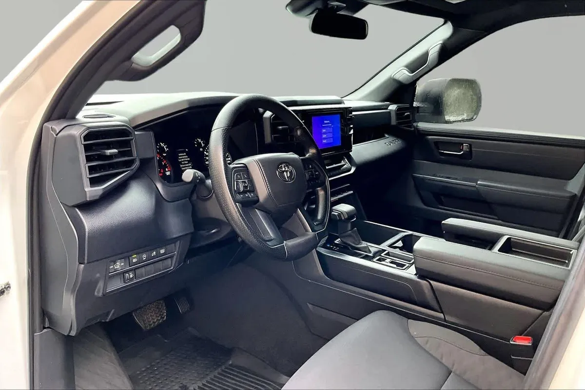 2025 Toyota Tundra SR thumbnail 18