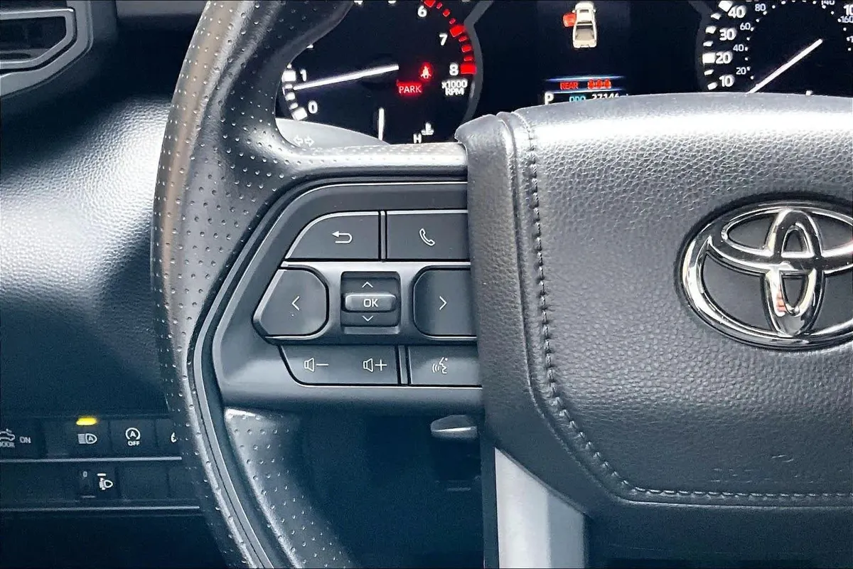 2025 Toyota Tundra SR thumbnail 24