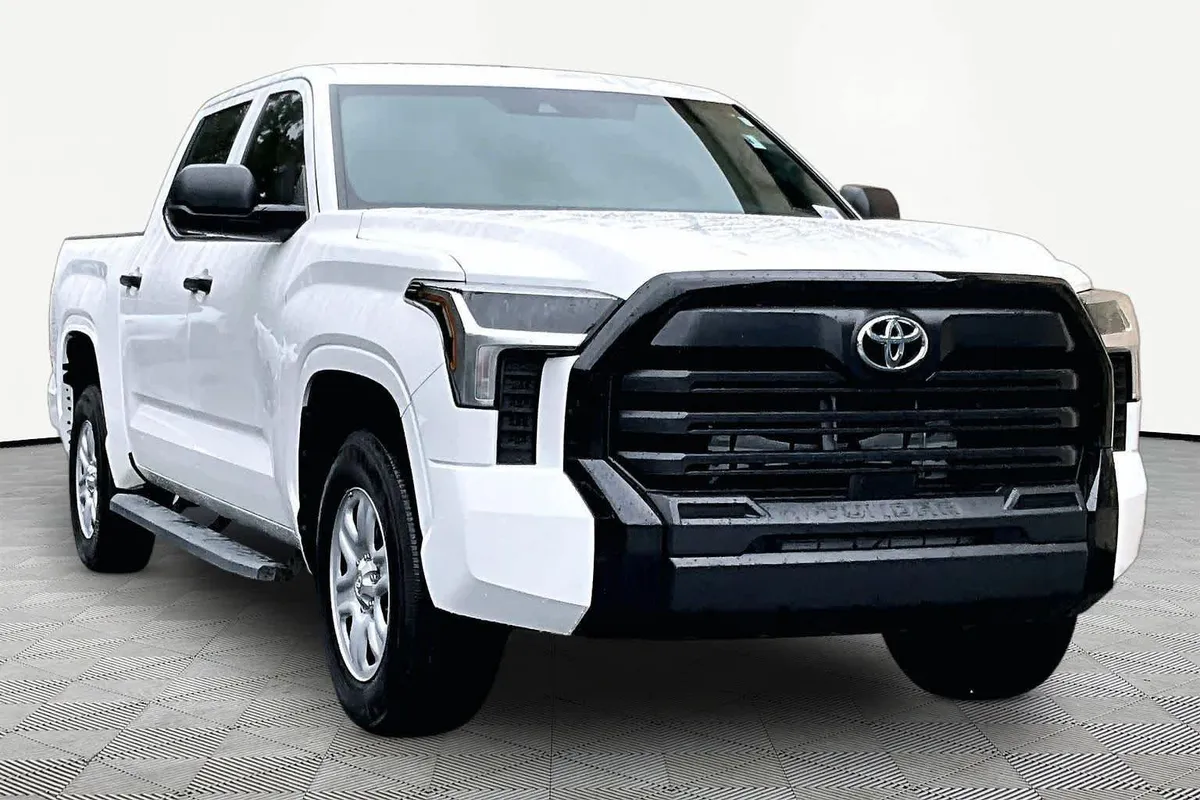 2025 Toyota Tundra SR thumbnail 3