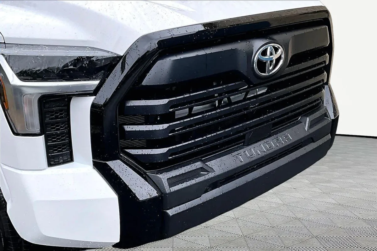 2025 Toyota Tundra SR thumbnail 30