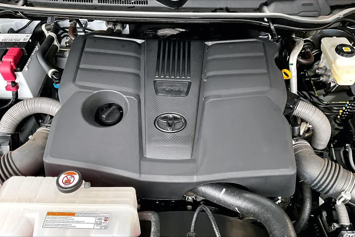 2025 Toyota Tundra SR thumbnail 33