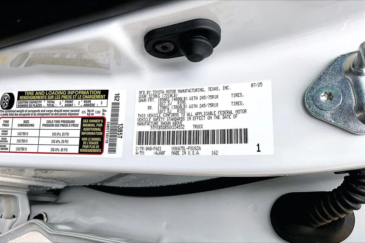2025 Toyota Tundra SR thumbnail 34