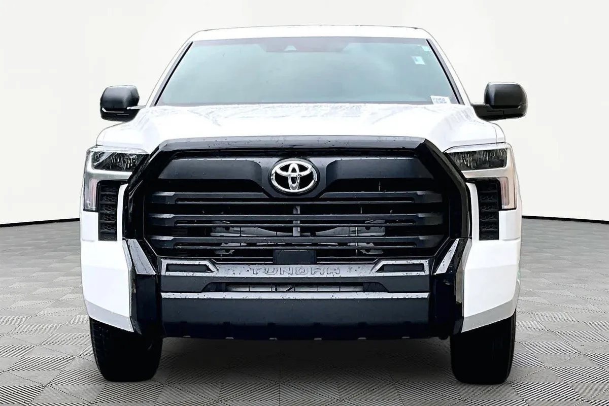 2025 Toyota Tundra SR thumbnail 4