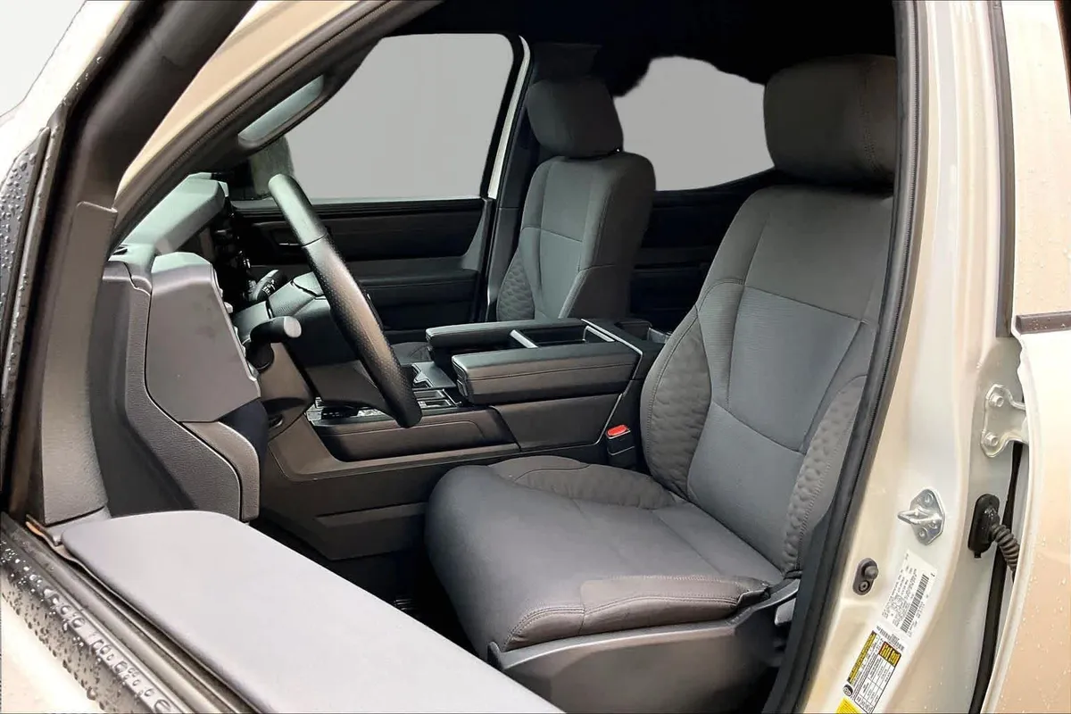 2025 Toyota Tundra SR thumbnail 8