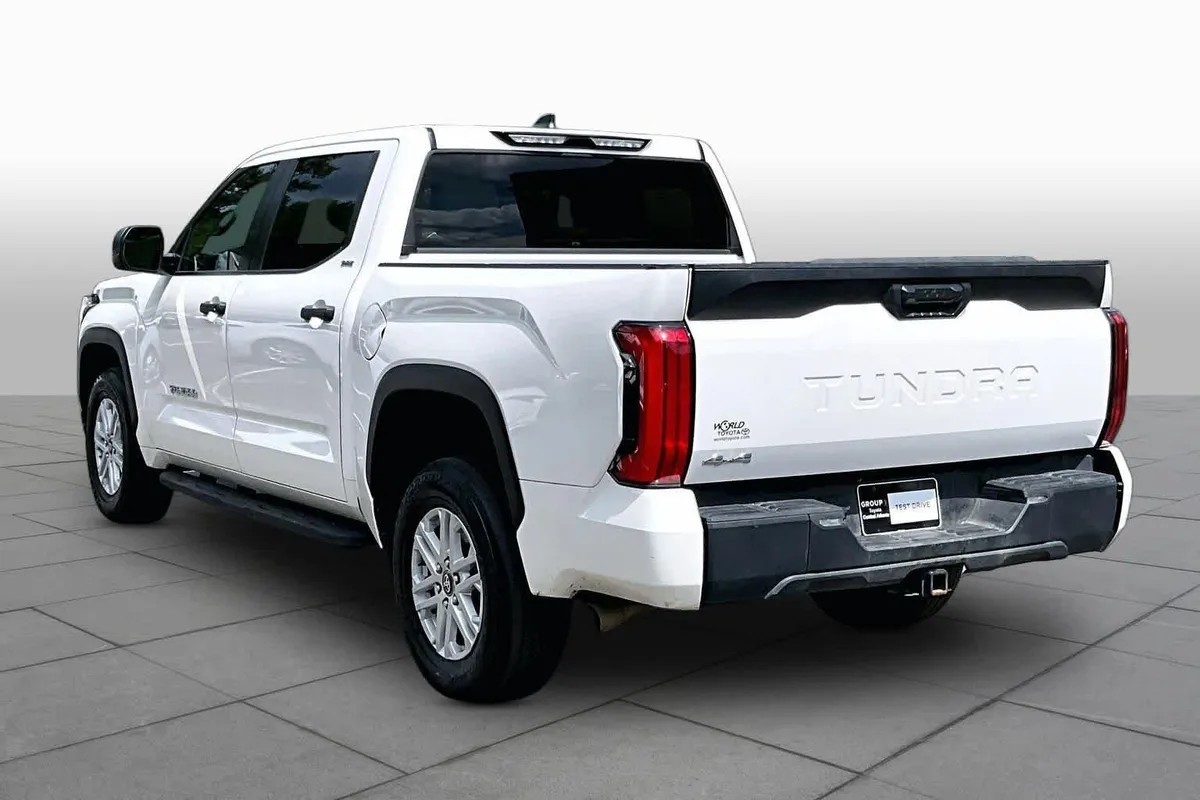 2025 Toyota Tundra SR5 thumbnail 12