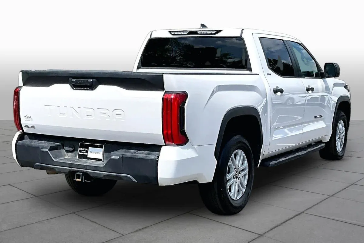 2025 Toyota Tundra SR5 thumbnail 13