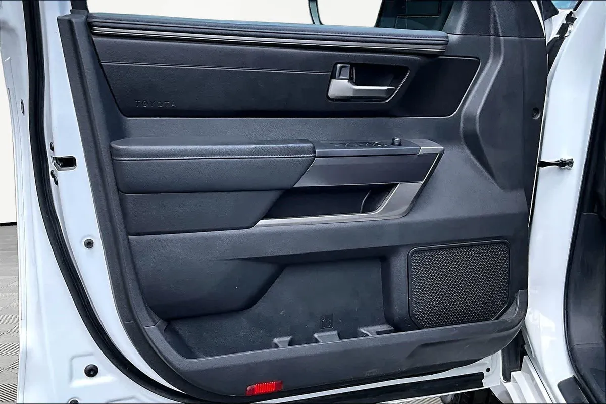 2025 Toyota Tundra SR5 thumbnail 21
