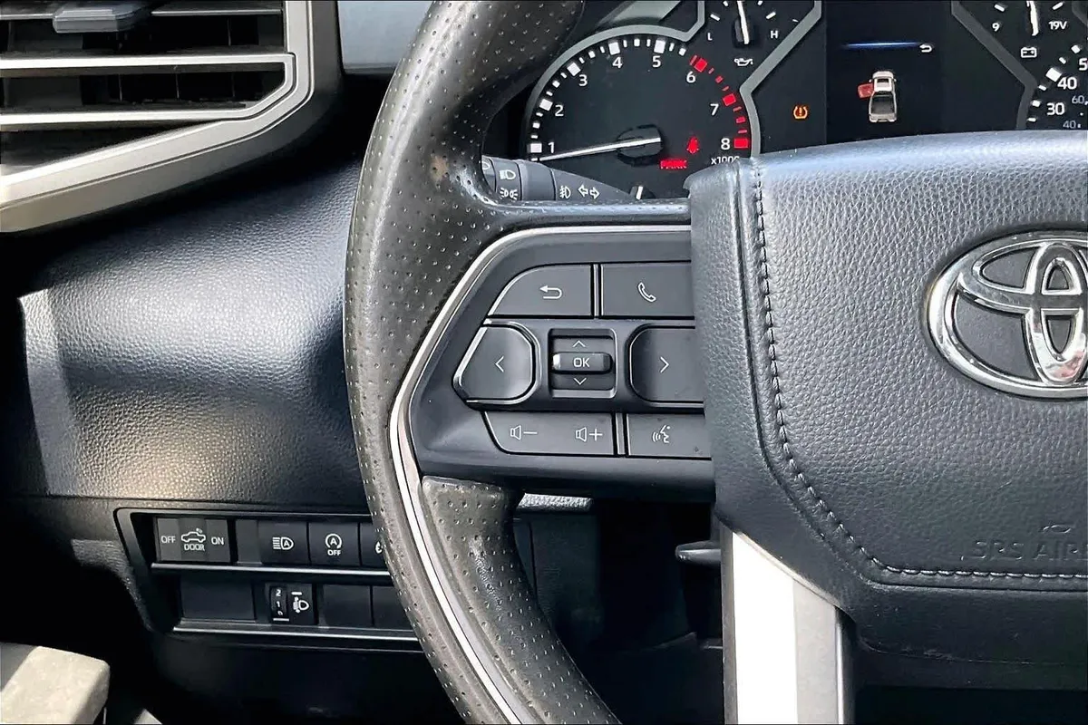 2025 Toyota Tundra SR5 thumbnail 23