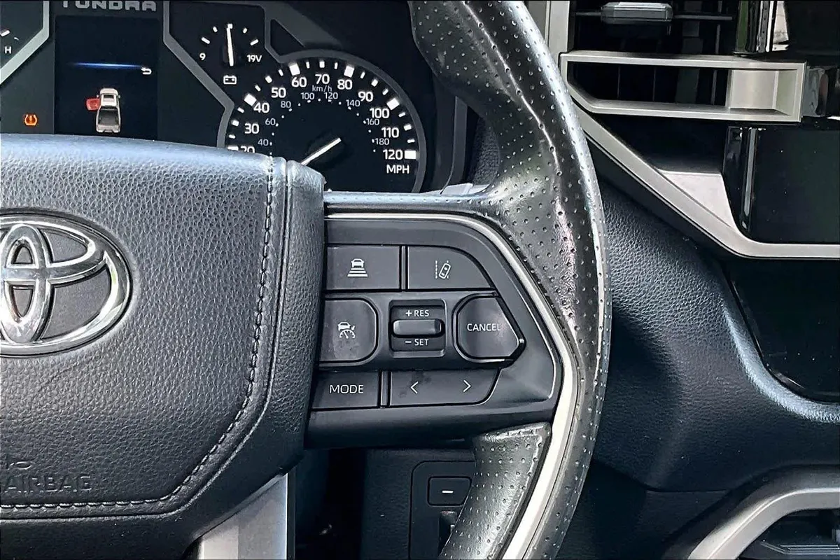 2025 Toyota Tundra SR5 thumbnail 24