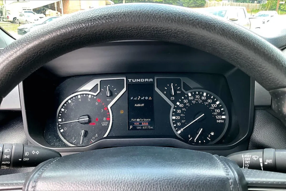 2025 Toyota Tundra SR5 thumbnail 25