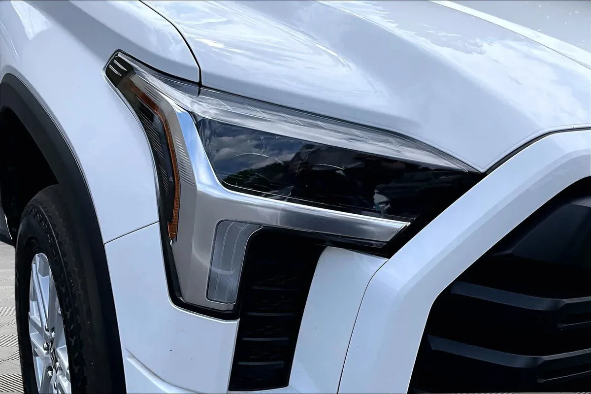 2025 Toyota Tundra SR5 thumbnail 27