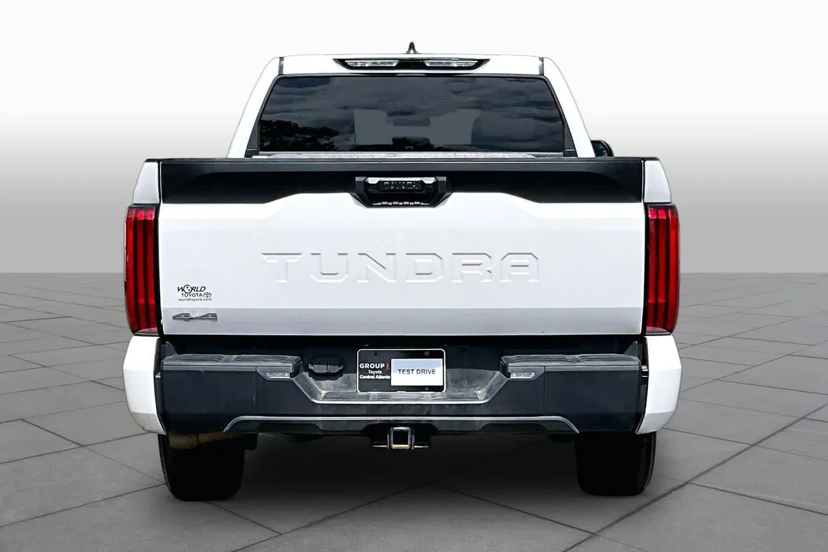 2025 Toyota Tundra SR5 thumbnail 5