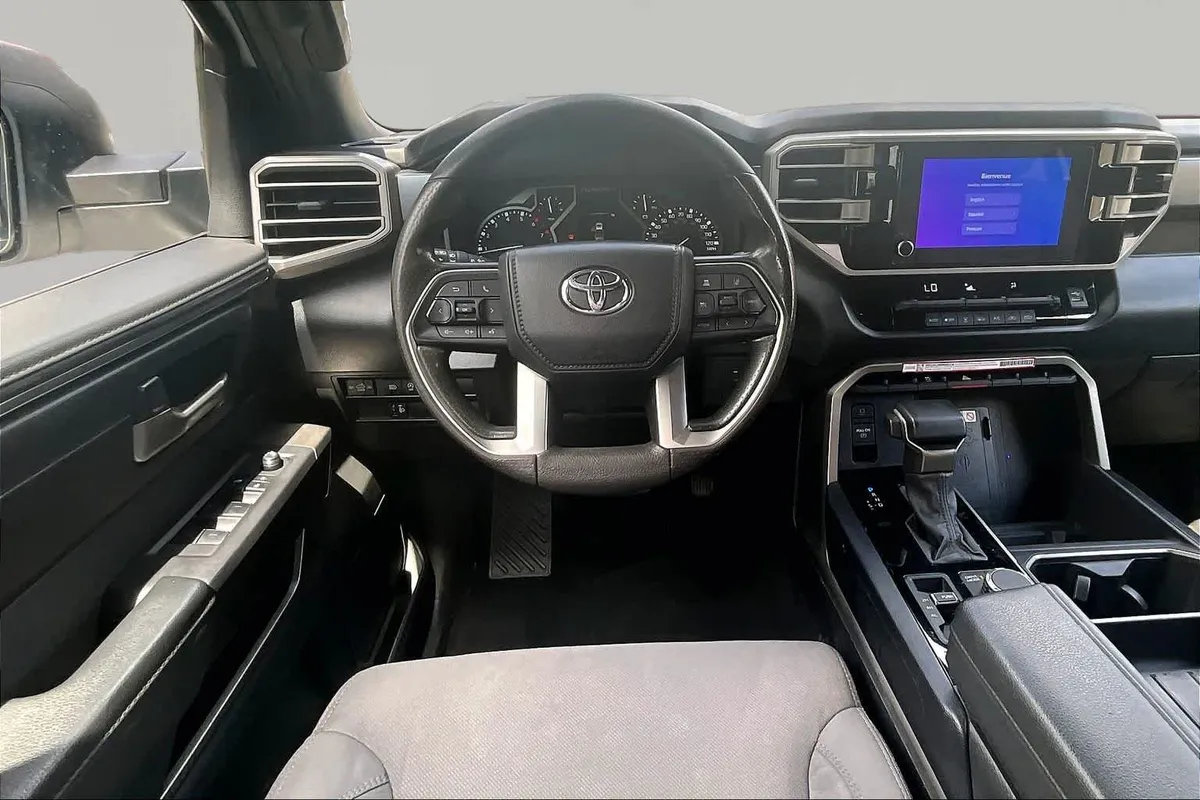 2025 Toyota Tundra SR5 thumbnail 6