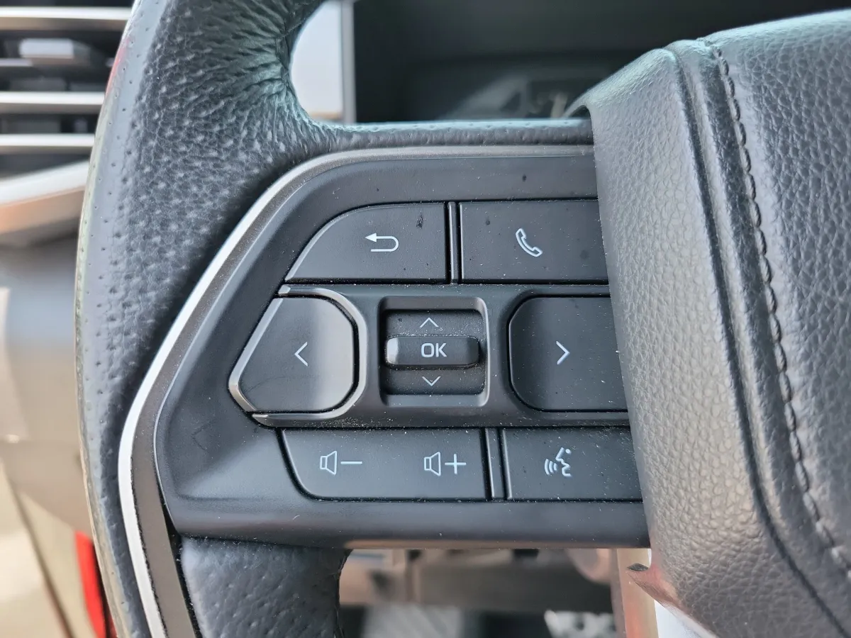 2025 Toyota Tundra SR5 thumbnail 16