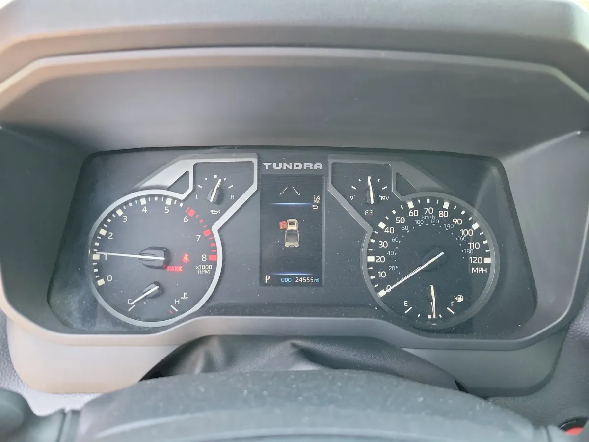 2025 Toyota Tundra SR5 thumbnail 18