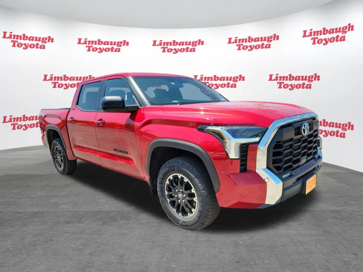 2025 Toyota Tundra SR5 thumbnail 19
