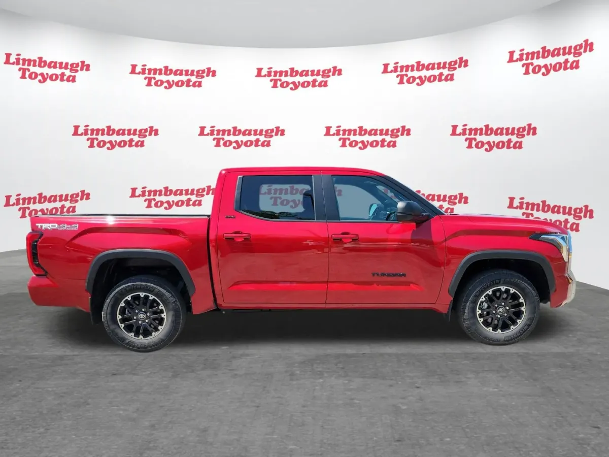 2025 Toyota Tundra SR5 thumbnail 2