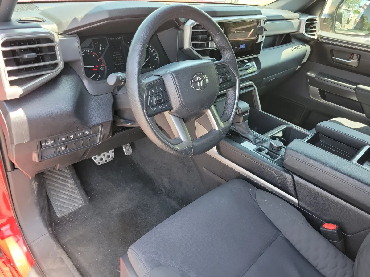 2025 Toyota Tundra SR5 thumbnail 4