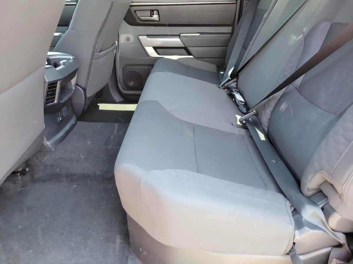 2025 Toyota Tundra SR5 thumbnail 9