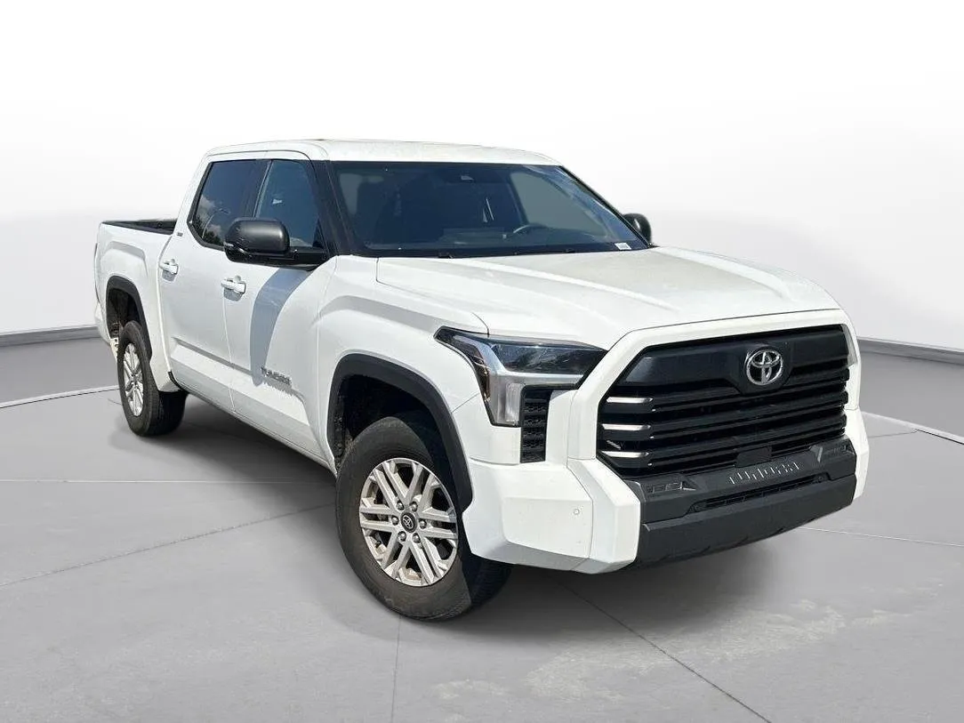 2025 Toyota Tundra SR5 thumbnail 4