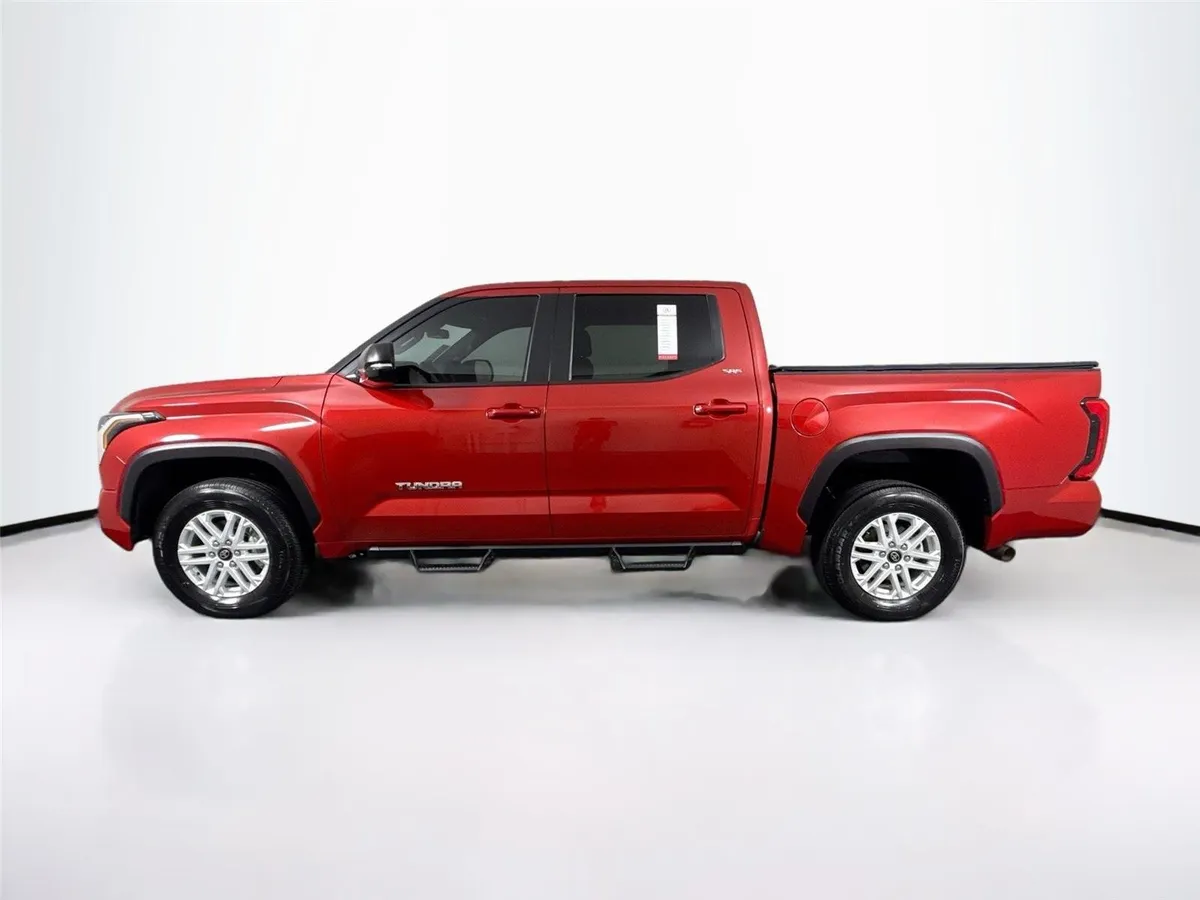 2025 Toyota Tundra SR5 thumbnail 14