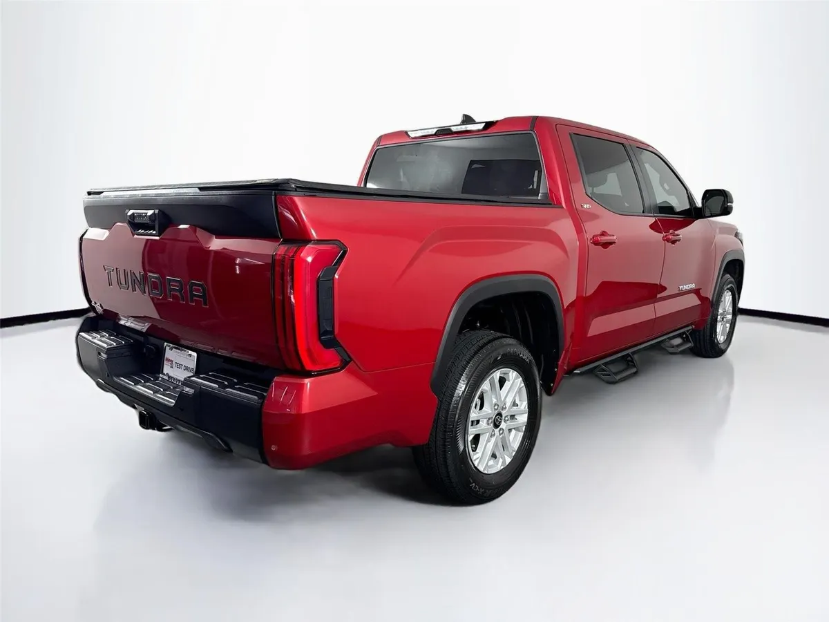 2025 Toyota Tundra SR5 thumbnail 2