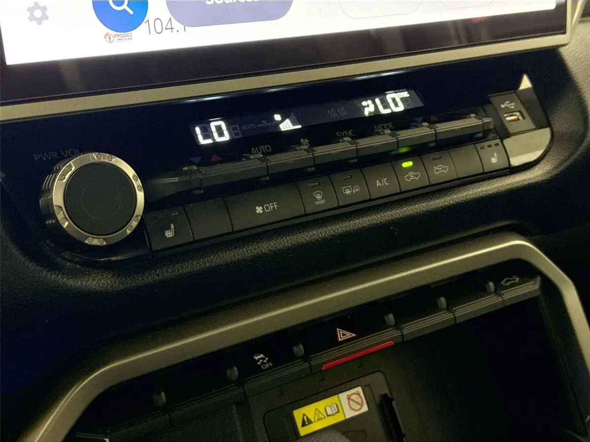 2025 Toyota Tundra SR5 thumbnail 25