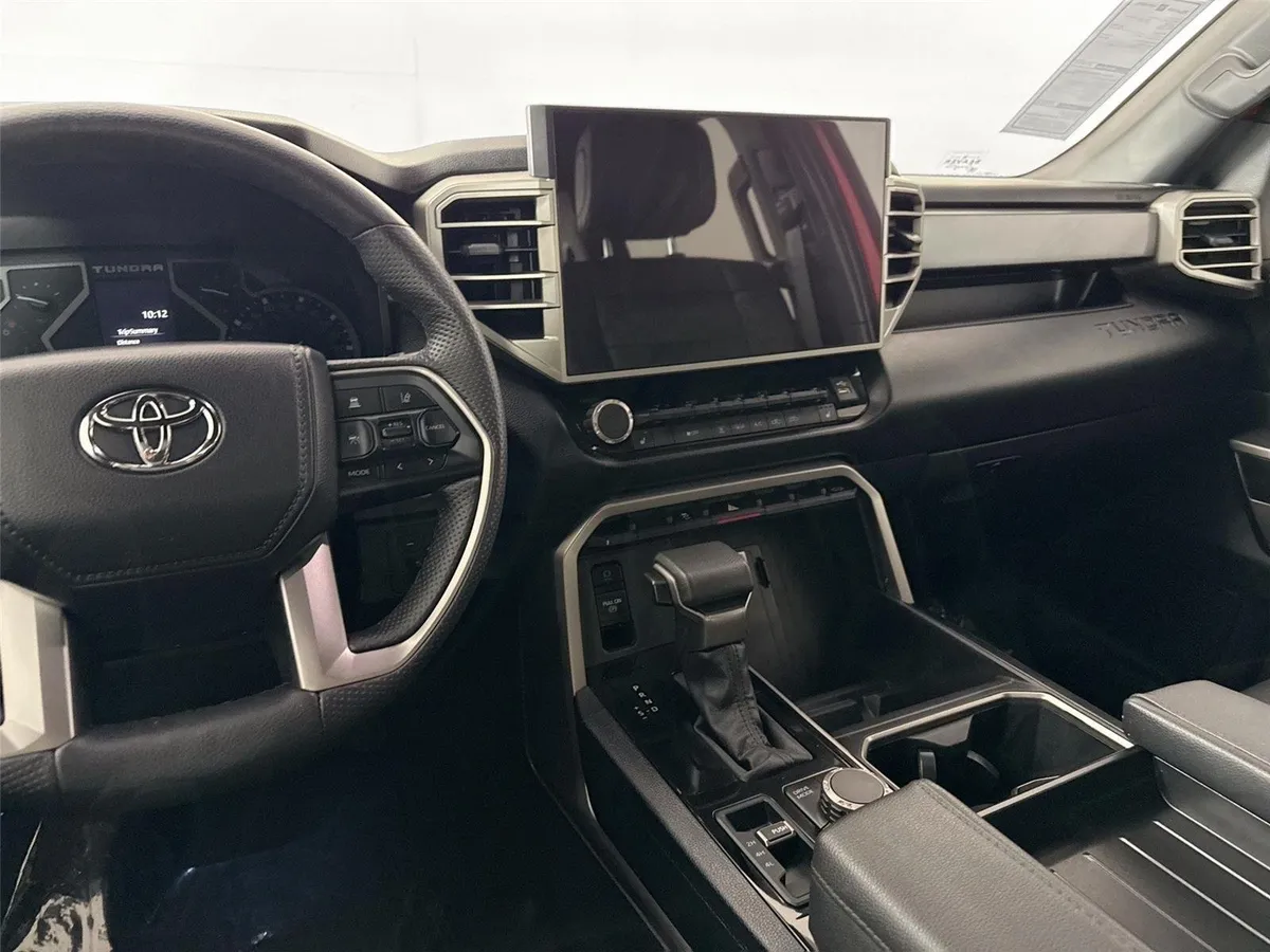 2025 Toyota Tundra SR5 thumbnail 31