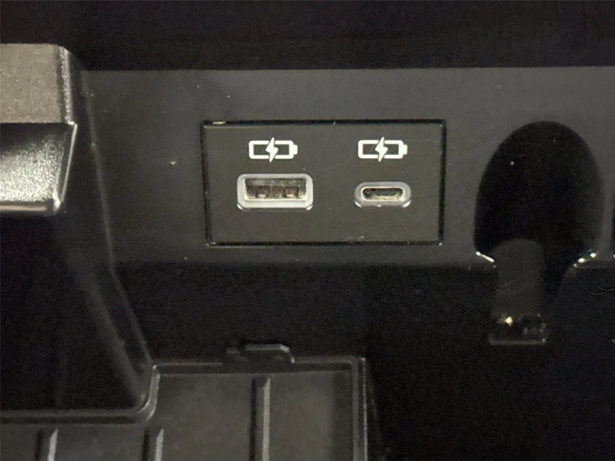 2025 Toyota Tundra SR5 thumbnail 33