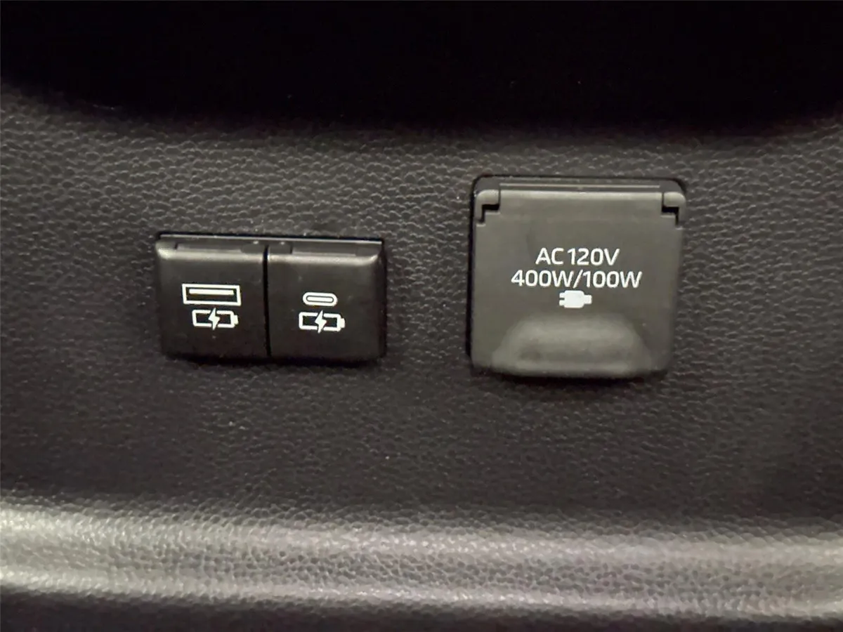 2025 Toyota Tundra SR5 thumbnail 36