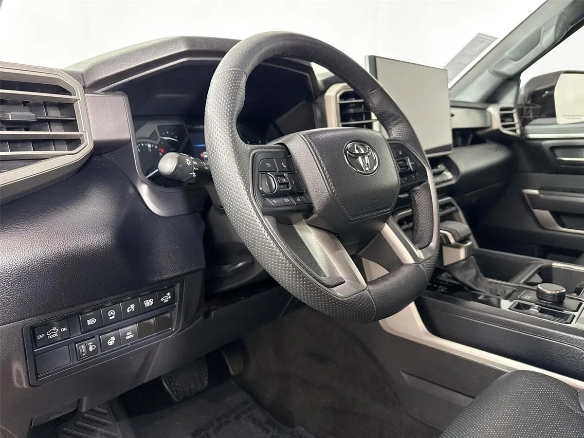2025 Toyota Tundra SR5 thumbnail 4